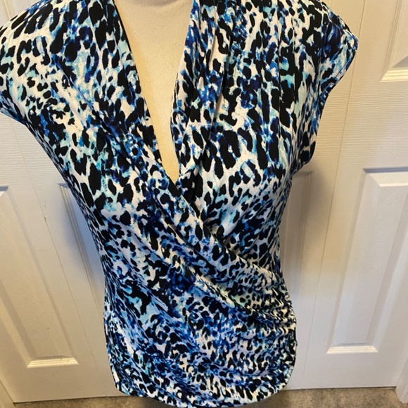 Chaus size M animal print shirt - Picture 8 of 9